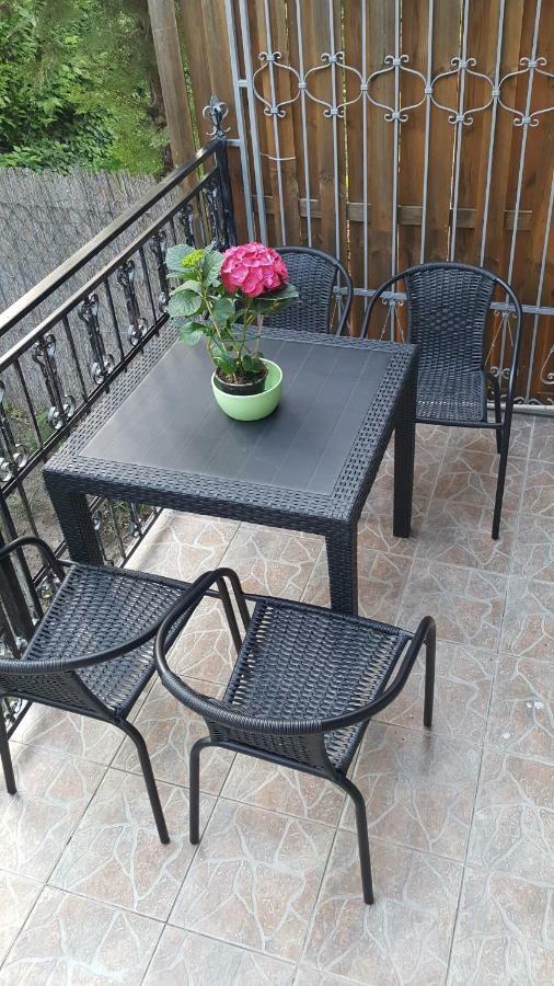 Rose Apartman بالاتوليلّي المظهر الخارجي الصورة